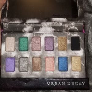 Urban Decay eyeshadow palette